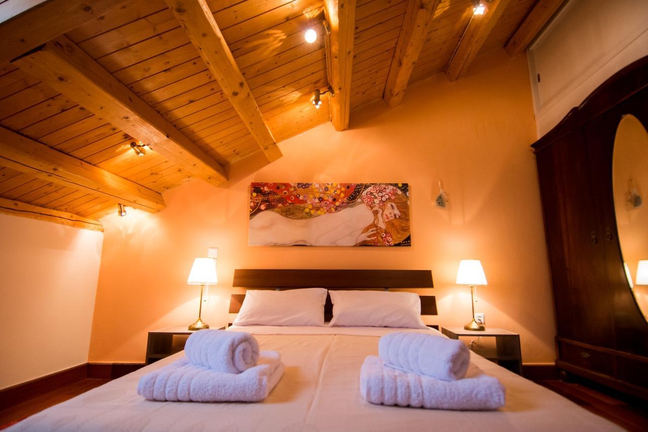 Attic Flat At San Giacomo Square-corfu Town